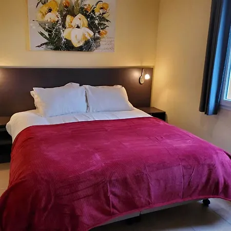 In With Golf And Pool Nyaraló *