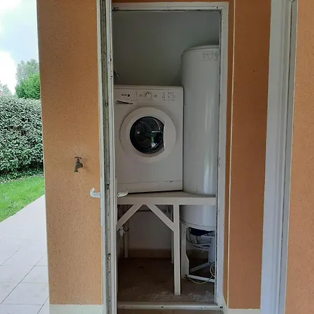 Nyaraló In With Golf And Pool