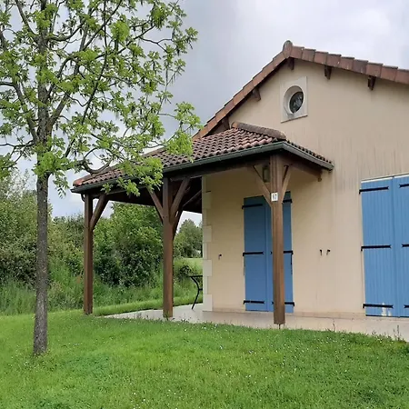 In With Golf And Pool *