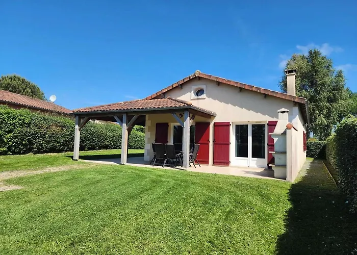 In With Golf And Pool *