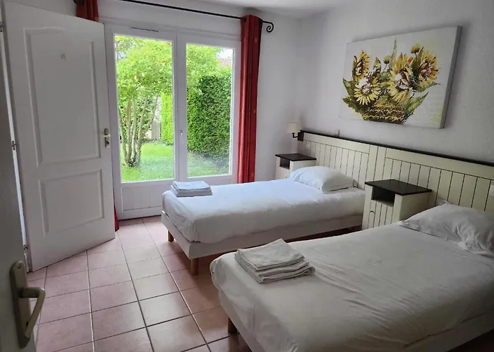 In With Golf And Pool *