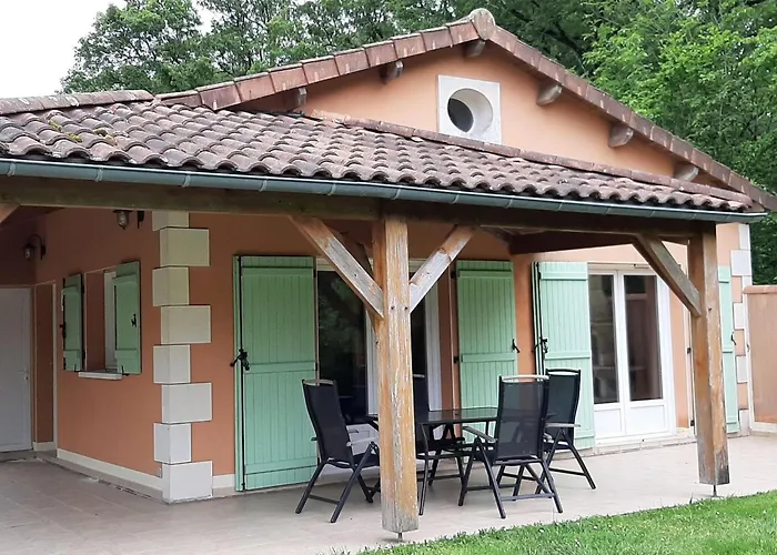 In With Golf And Pool *