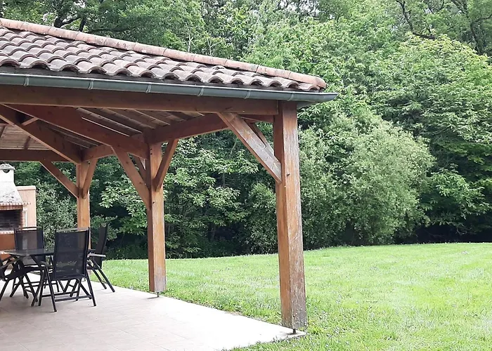 In With Golf And Pool