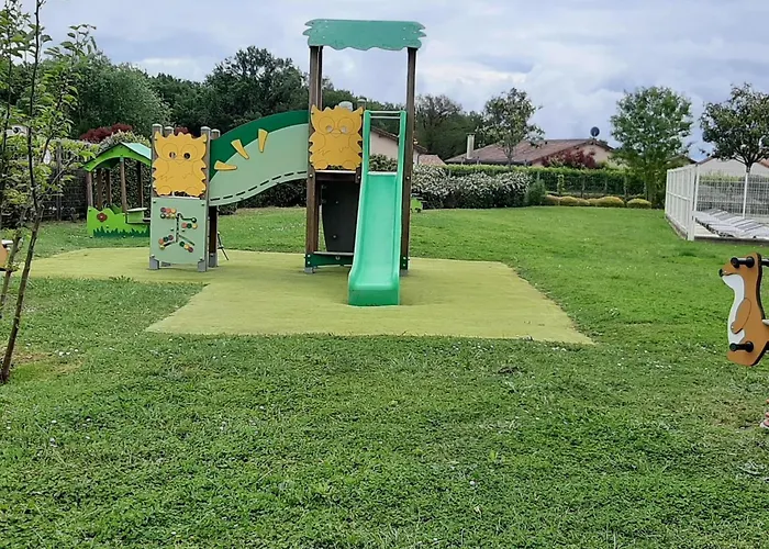 In With Golf And Pool Сasa de vacaciones *