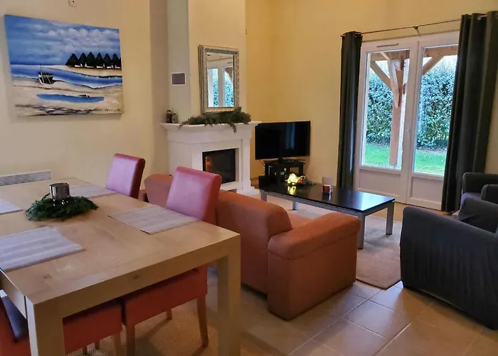 In With Golf And Pool Сasa de vacaciones Les Forges (Deux-Sevres)