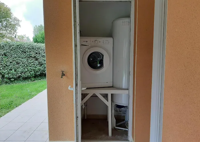 Сasa de vacaciones In With Golf And Pool